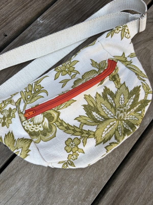 SAC BANANE GROSSES FLEURS KAKI ET ECRU – Image 2