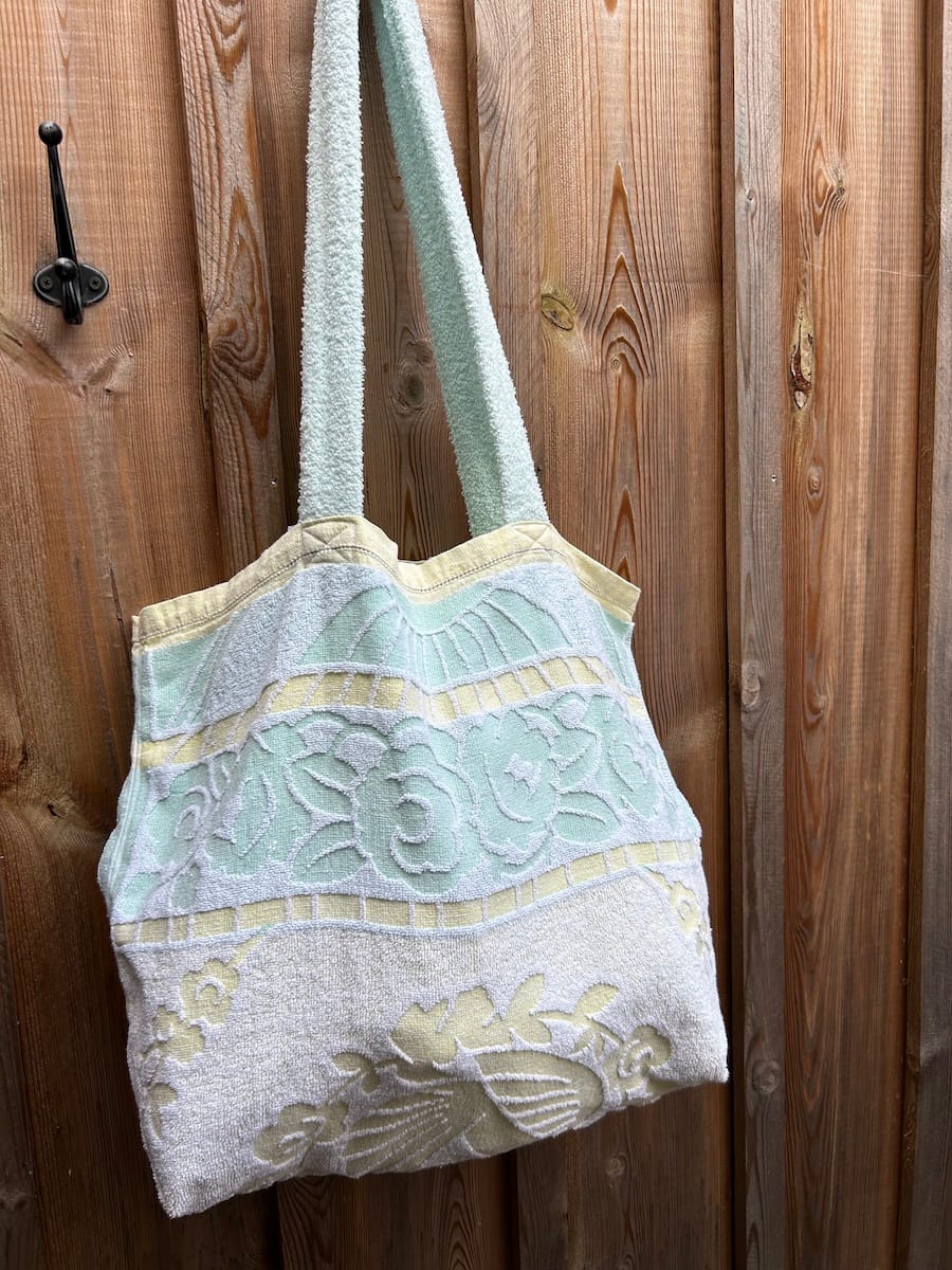 Sac de plage vert et jaune