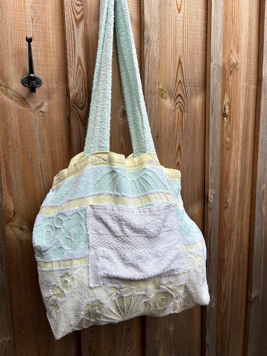 Sac de plage vert et jaune – Image 2