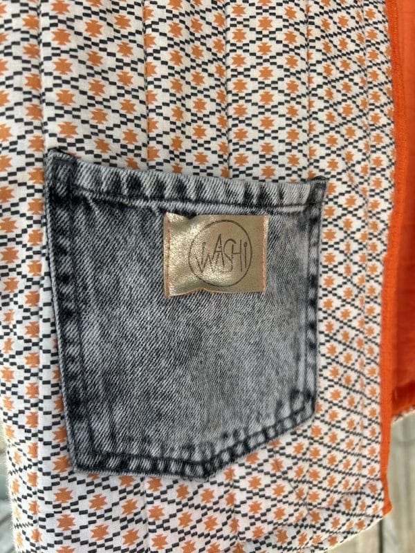VESTE JEANNE MATELASSÉE ORANGE ET GRISE SANS MANCHE – Image 3
