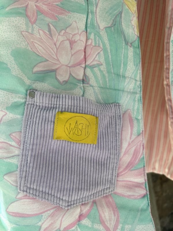 VESTE JEANNE MATELASSÉE FLEURS ET RAYURES SANS MANCHE – Image 3
